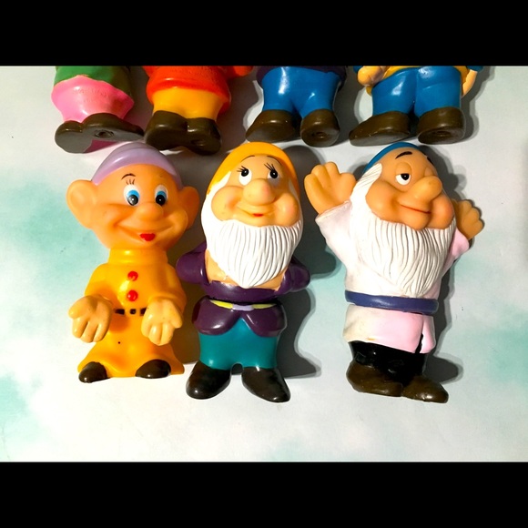 DISNEY RETRO Snow White And Seven Dwarfs SqueakToy - Picture 11 of 14